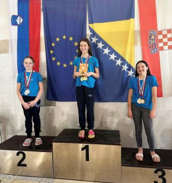 Na Mariničevem memorialu v Velenju odlični rezultati ravenskih plavalcev (9)